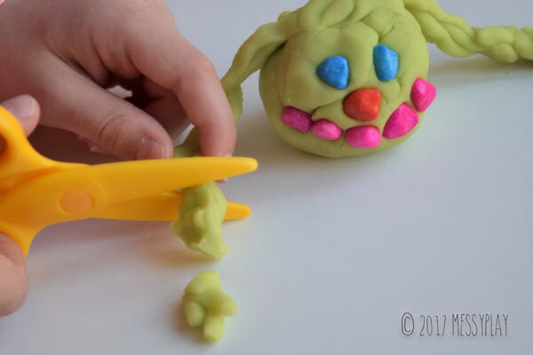 Nůžky na modelínu simple Messy Play 